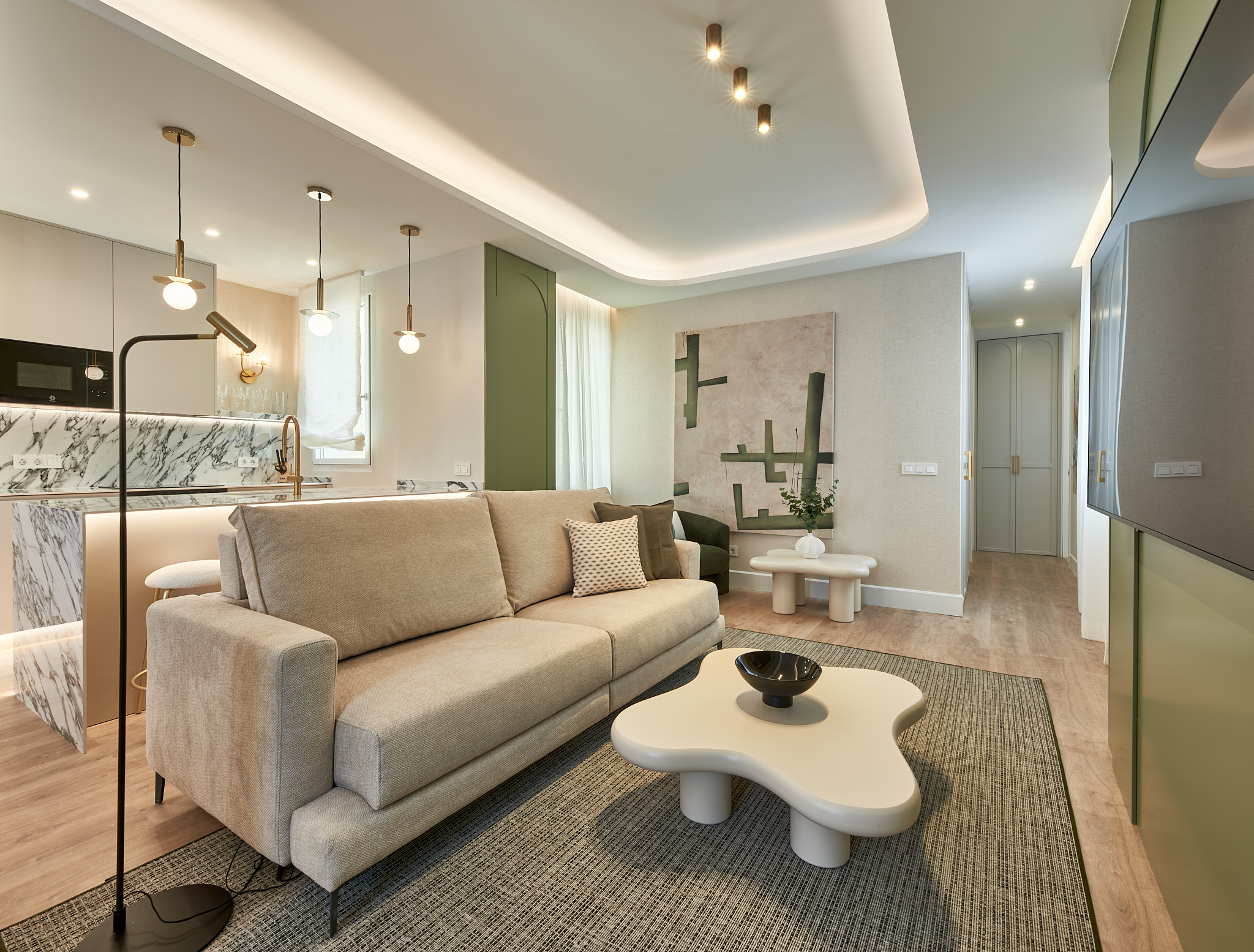 Diseño contemporáneo cálido y luminoso.